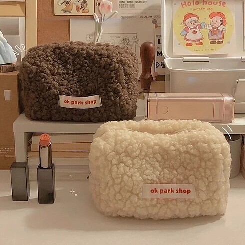Peluş makyaj çantası