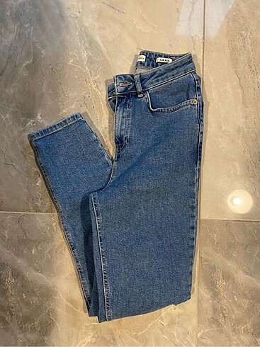 Mom Jean