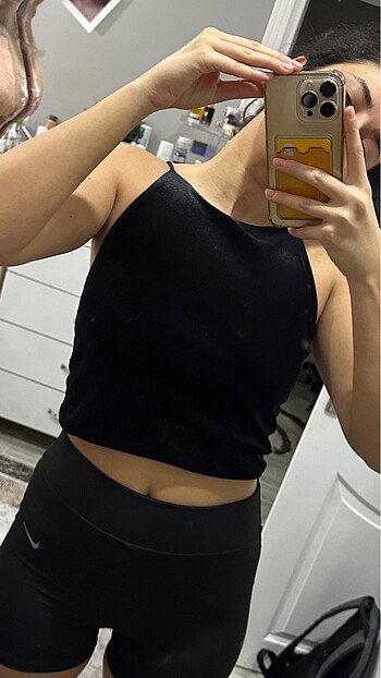 s Beden Yılbaşı koleksiyonu kadife siyah crop askılı