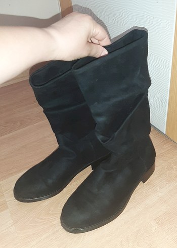 38 Beden Siyah Süet Pliseli Diz Boyu Kadın Çizme