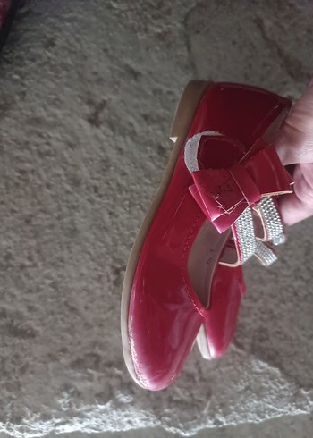 Kız Çocukları İçin Kırmızı Parlak Tokalı Babet - Görsel 2