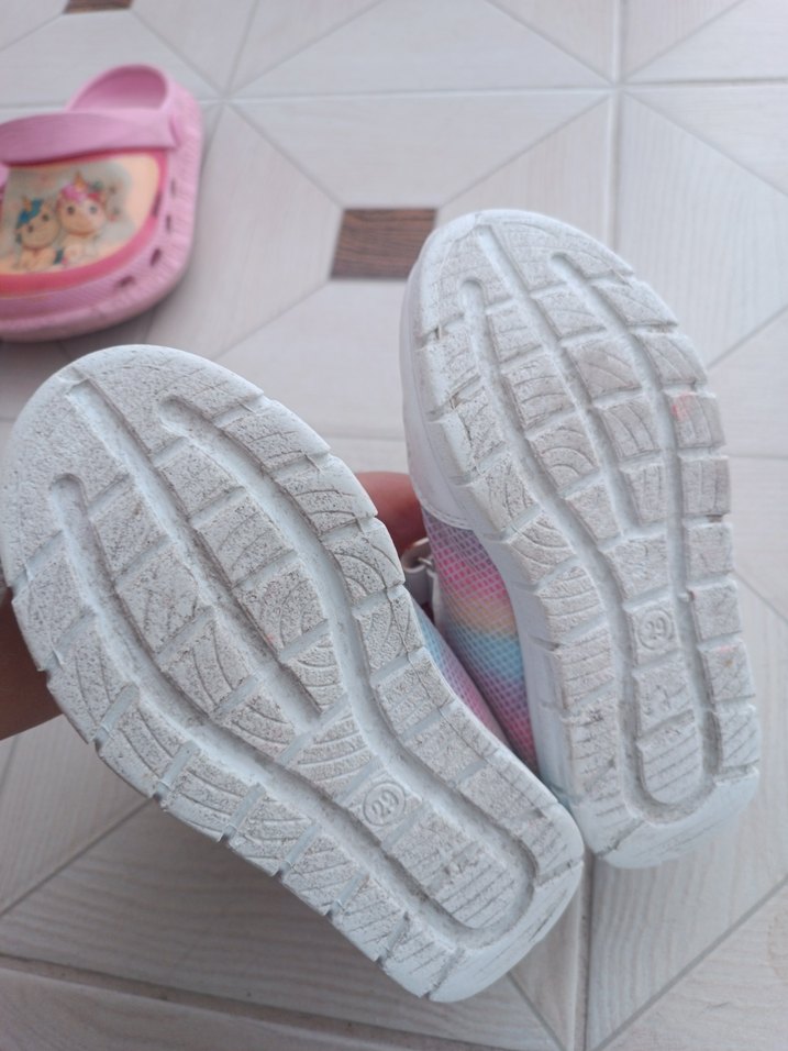 Kız Çocuk Beyaz Renkli Bağcıklı Spor Ayakkabı - Görsel 4