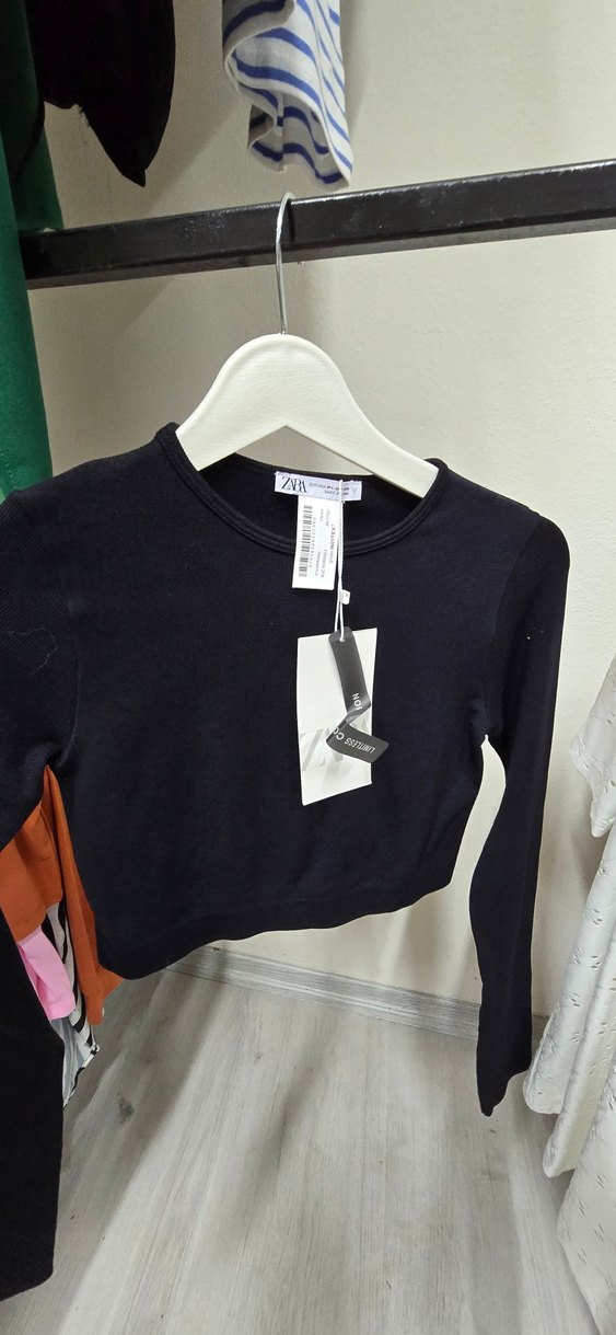 Siyah Uzun Kollu Kadın Crop Top - Görsel 2