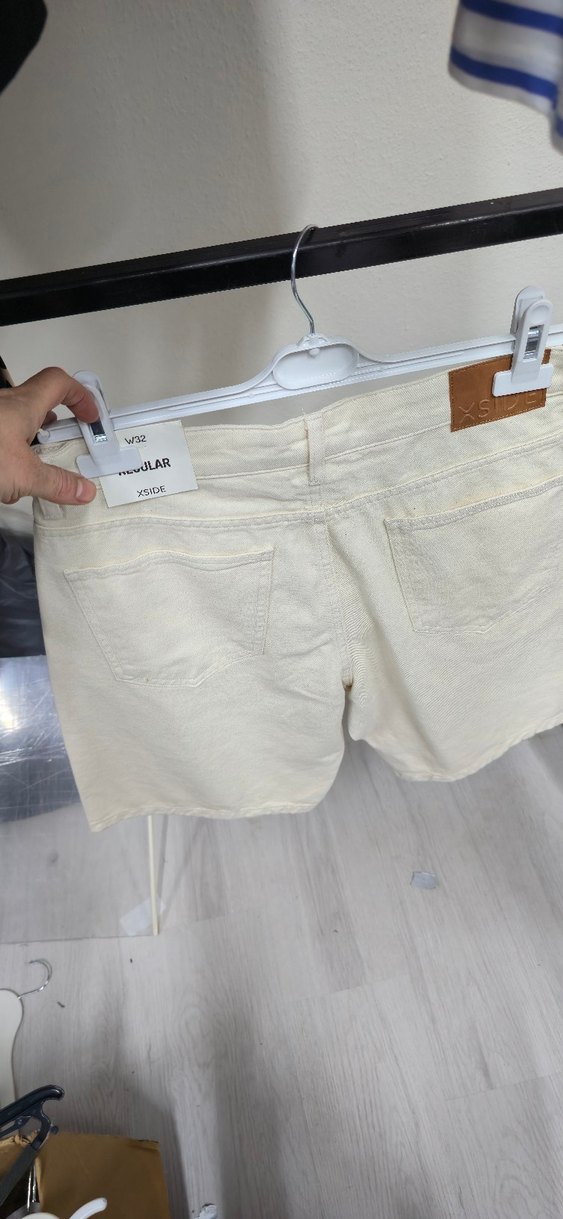 Beyaz Pamuklu Mini Denim Şort - Görsel 3