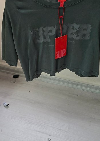 Gri Crop Top Kısa Kollu Süet Kumaş - Görsel 2