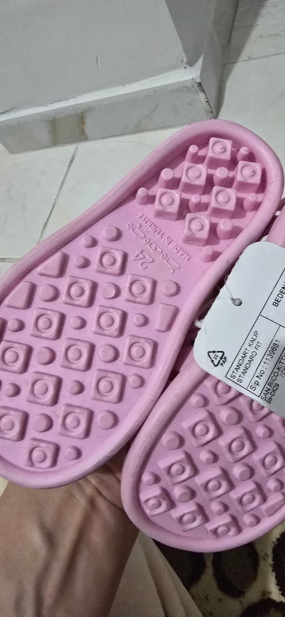 LCW Steps Pembe Hello Kitty Baskılı Kız Bebek Sandalet — görsel 3/3