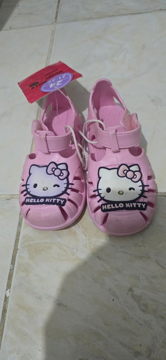 LCW Steps Pembe Hello Kitty Baskılı Kız Bebek Sandalet — görsel 2/3