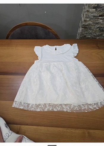 Diğer Kız Çocuk Beyaz Fırfırlı Nakışlı Elbise