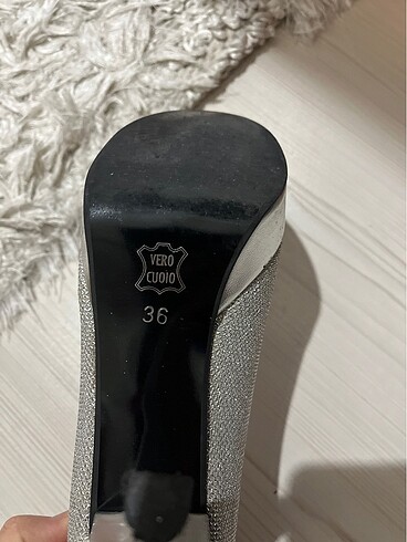 36 Beden Gri pullu 10 cm topuk