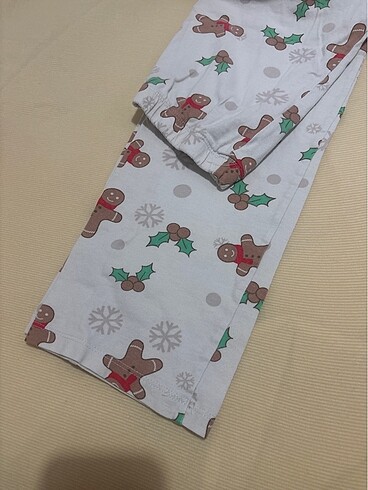 10 Yaş Beden ten rengi Renk Pijama takımı yıpranmamış