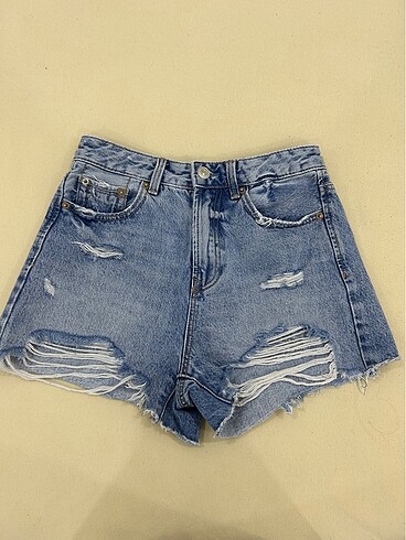 Stradivarius d75 distressed denim şort