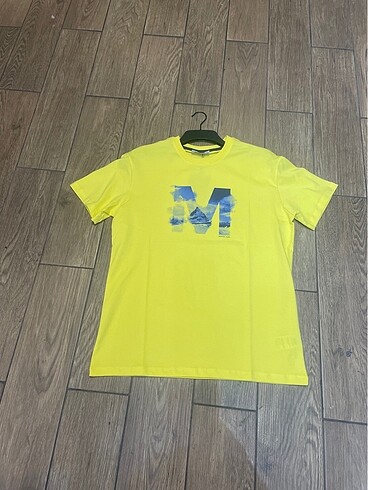 m Beden YAZ AYLARINDA PAMUKLU TERLETMEYEN TŞÖRT