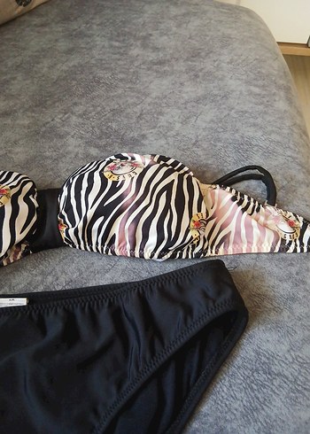 l Beden siyah Renk Zebra Desenli Kadın Bikini Takımı