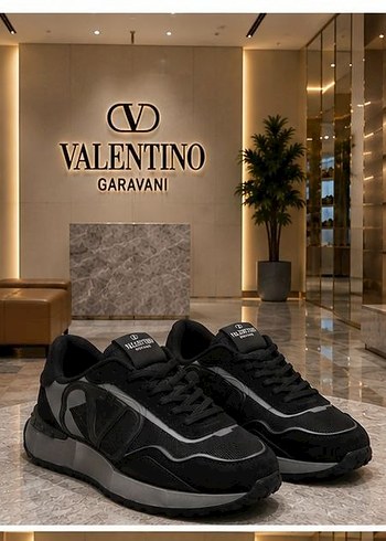 Valentino Garavani Siyah Sneaker