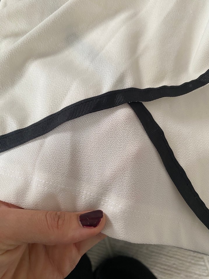 V Yaka Drapeli Beyaz Kadın Bluz - Görsel 4