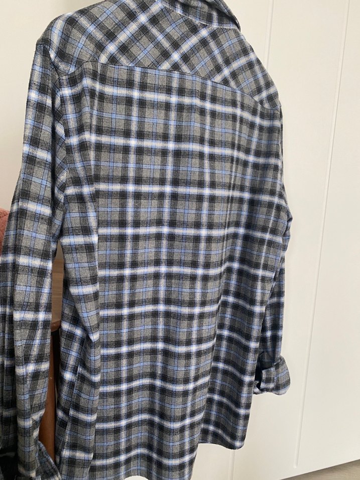 Erkek Gri Düğmeli Uzun Kollu Keten Gömlek - Görsel 4