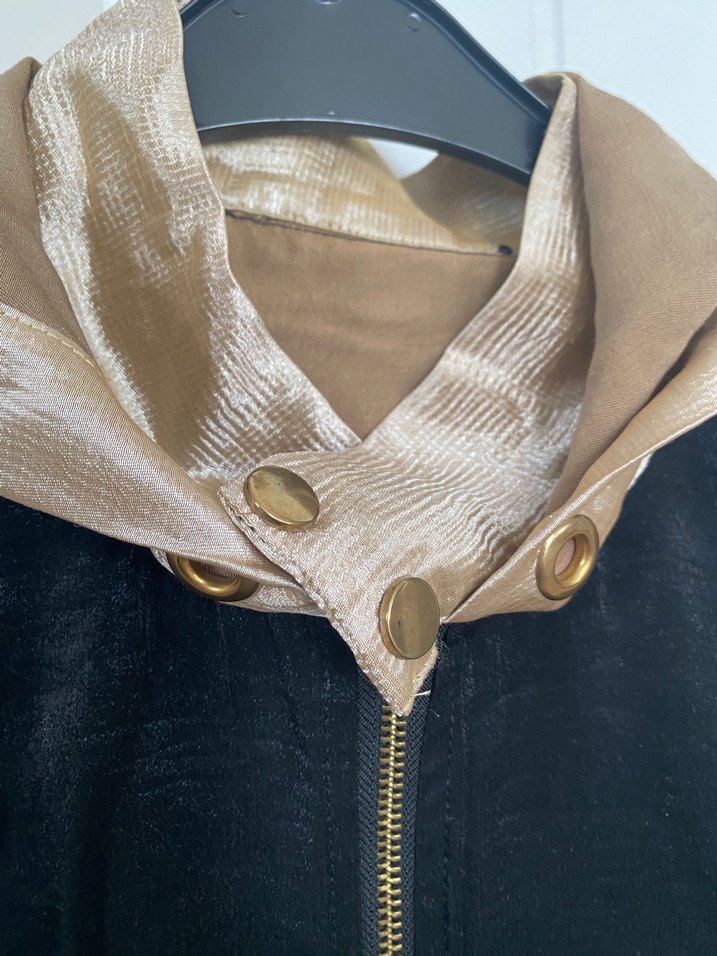 Altın Renkli Kapüşonlu Kadın Ceket - Görsel 4