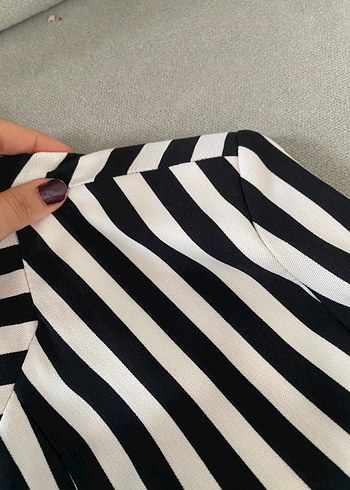 Kadın Siyah Beyaz Çizgili Pilili Ceket - Görsel 2