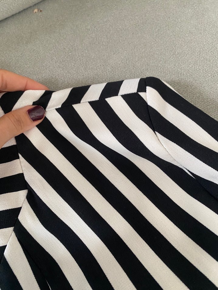 Kadın Siyah Beyaz Çizgili Pilili Ceket - Görsel 2