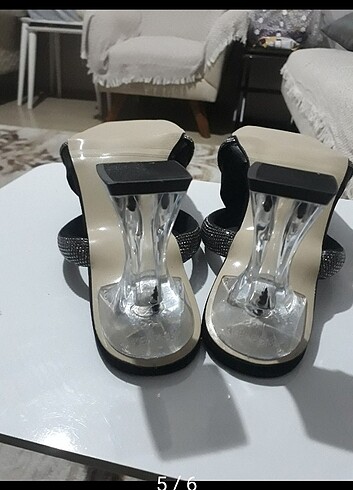 40 Beden siyah Renk TOPUKLU TERLİK