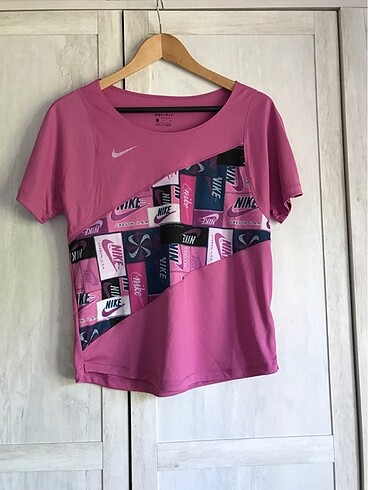 Nike T-shirt