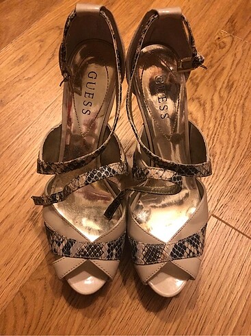 Guess sexy platform