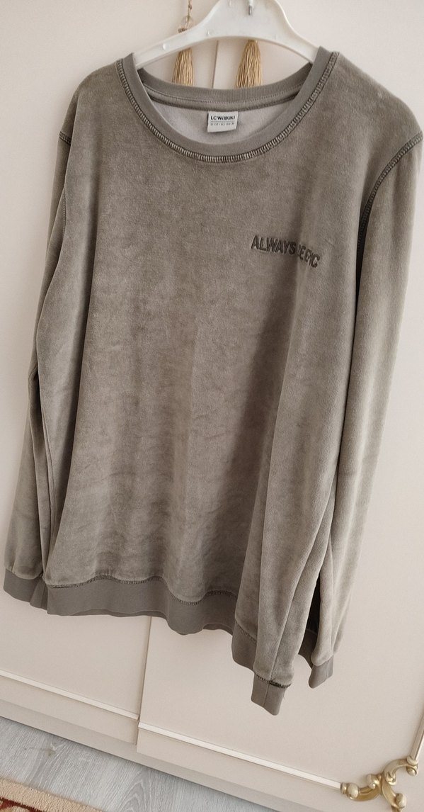 LC Waikiki Sweat 12,13 yaş sıfır ayarında 3 5 kere ancak giyildi - Görsel 2