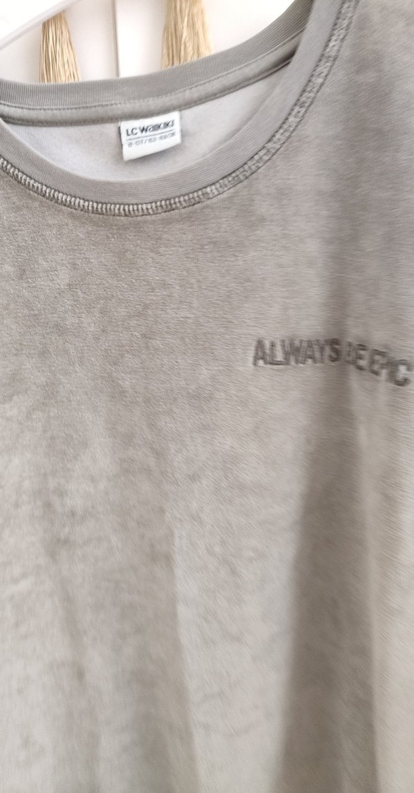 LC Waikiki Sweat 12,13 yaş sıfır ayarında 3 5 kere ancak giyildi - Görsel 3