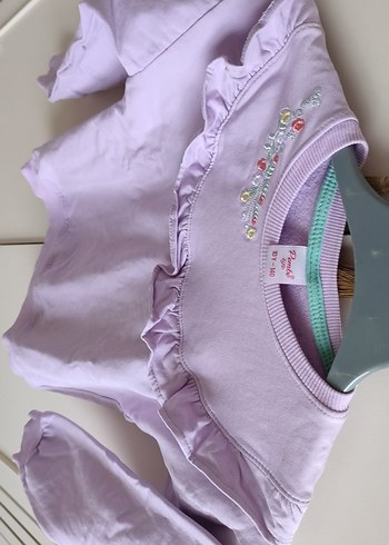 Kız Çocuk Mor Fırfırlı Sweatshirt çok çok az kullanılmıştır - Görsel 2