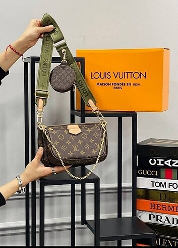Louis Vuitton 