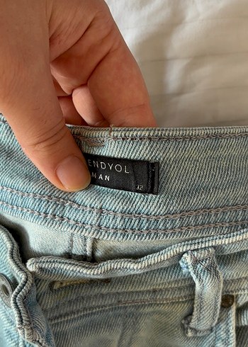 Trendyol & Milla Gevşek Kesim Yırtık Mavi Kadın Kot Pantolon erkek