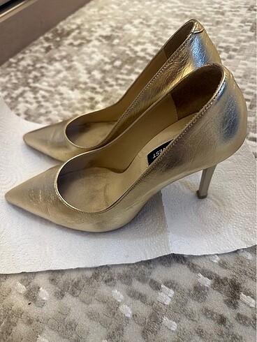 Nine West Altın stletto