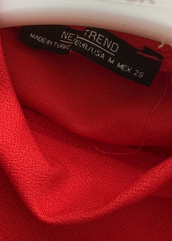 Kırmızı bağlama detaylı bluz - Görsel 3