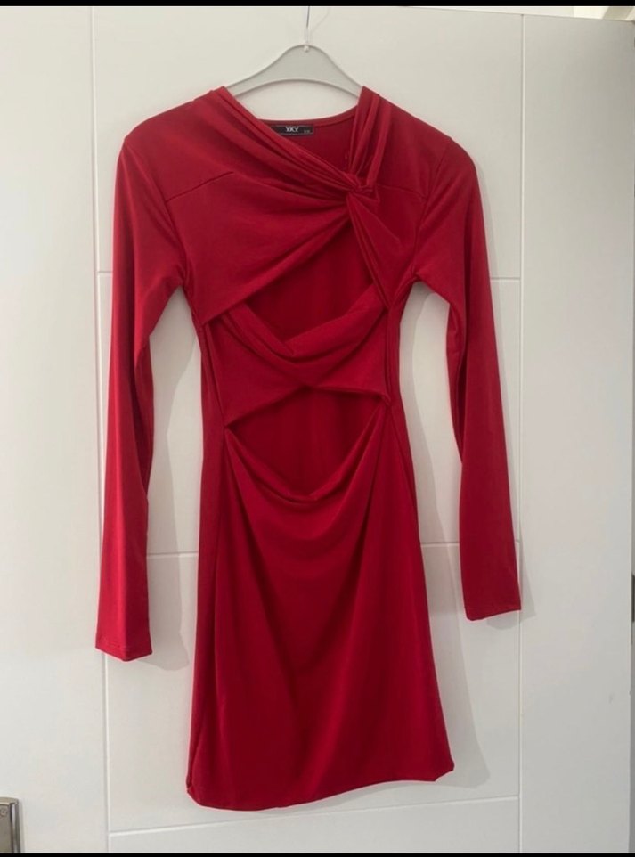 Kırmızı Dekolteli Drapeli Uzun kol Elbise - Görsel 2