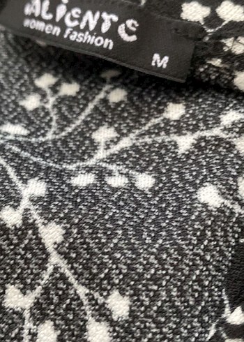 Siyah dal desenli kruvaze yaka elbise - Görsel 2