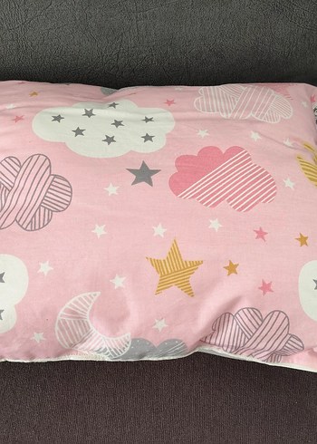 Pembe Bulut Desenli Çocuk Yastığı - Görsel 3