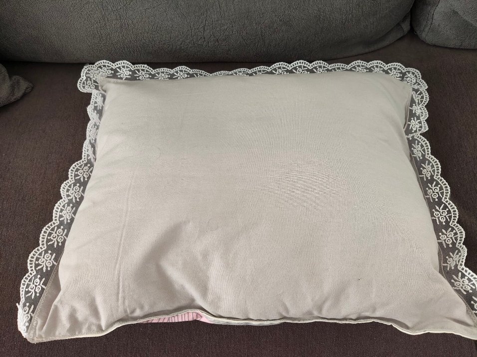 Pembe Bulut Desenli Çocuk Yastığı - Görsel 2