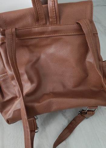 Kahverengi Deri Kadın Sırt Çantası - Görsel 2