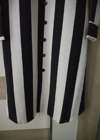 Düğmeli Uzun Çizgili Kadın Kaban - Görsel 3