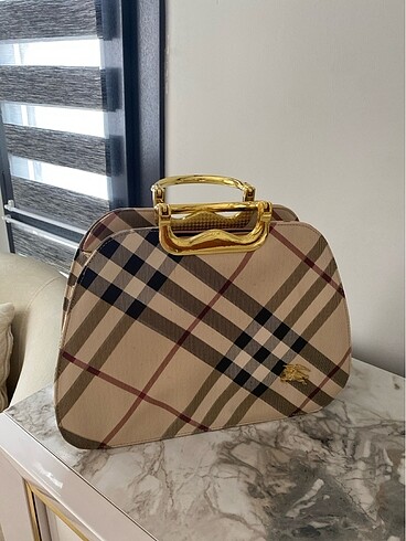 Burberry kol çanta