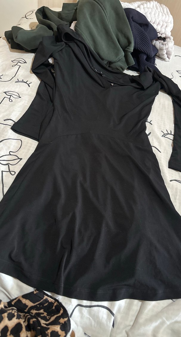 Düğmeli Siyah V Yaka Midi Elbise - Görsel 4