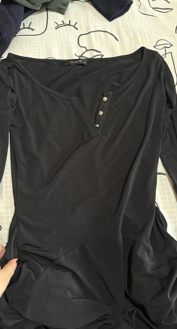 Düğmeli Siyah V Yaka Midi Elbise - Görsel 2