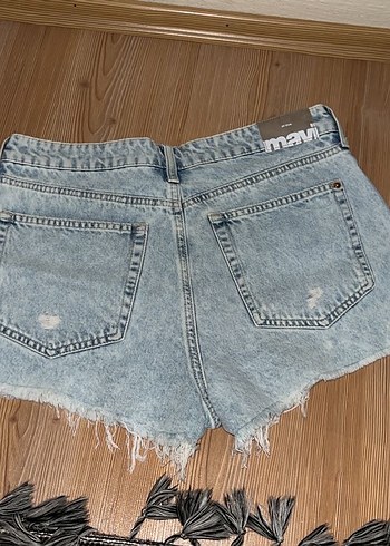 Düğmeli Bağlama Desenli Mini Kot Şort - Görsel 5