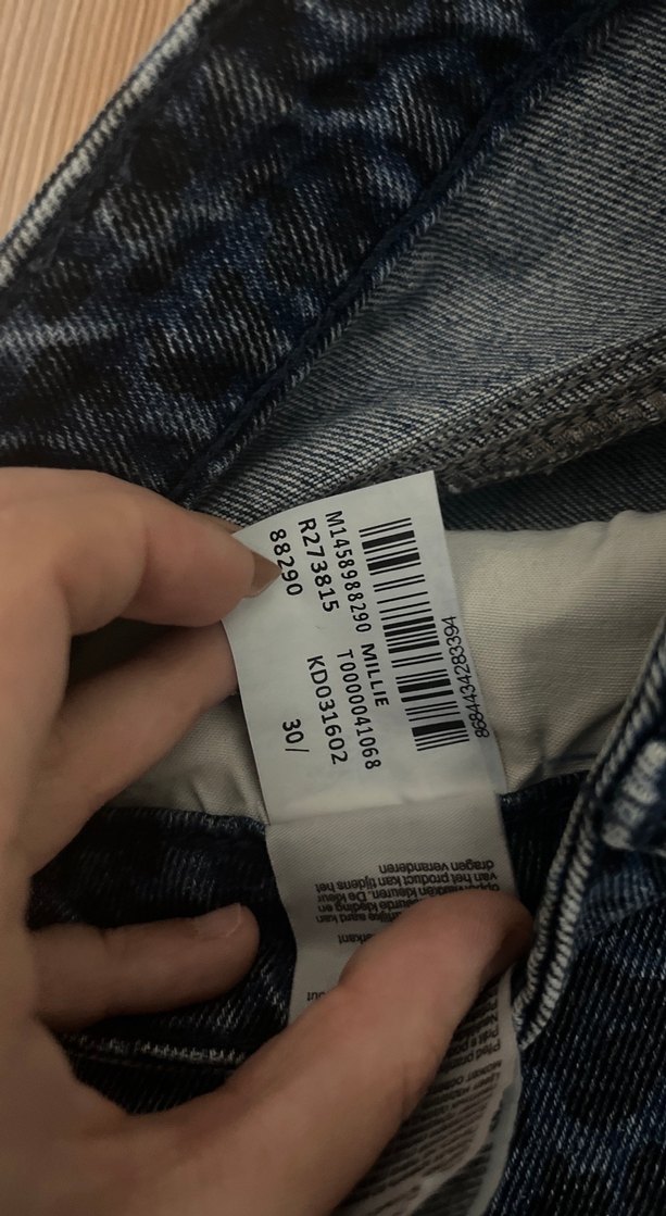 Siyah Desenli Salaş Mini Denim Şort - Görsel 3