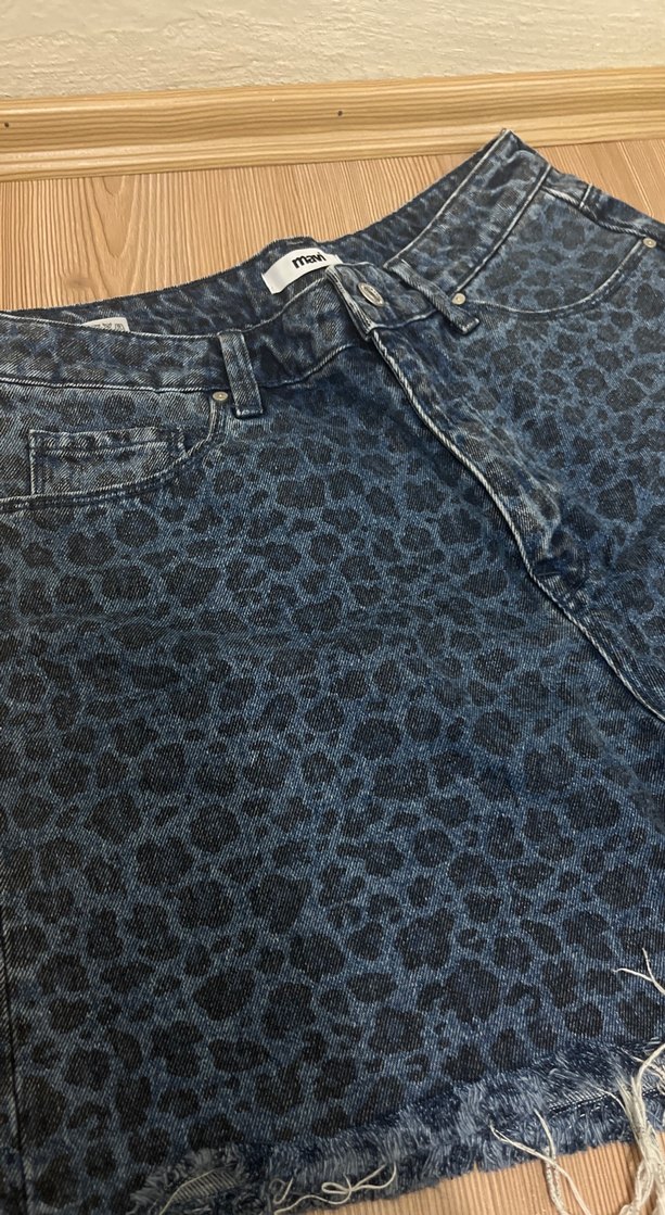 Siyah Desenli Salaş Mini Denim Şort - Görsel 2