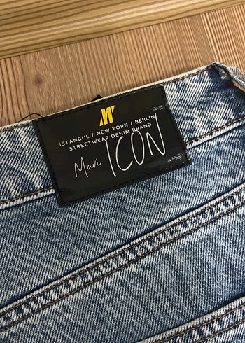 Gri Mini Kot Şort - Rahat Kesim - Görsel 6