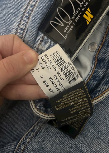 Gri Mini Kot Şort - Rahat Kesim - Görsel 4