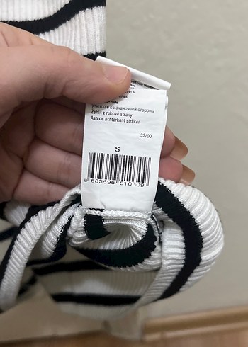 V Yaka Çizgili Kadın Triko Atlet - Görsel 4