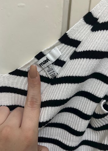 V Yaka Çizgili Kadın Triko Atlet - Görsel 2