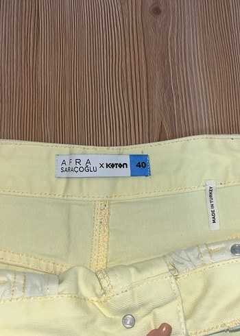 açık sarı Renk Mini Kadın Kot Şort - Görsel 4